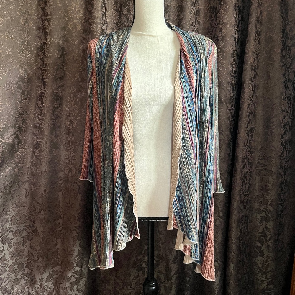 Adore Lightweight Topper 3/4 Sleeve Open Front  Size Small